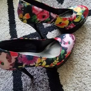 Floral statement heel